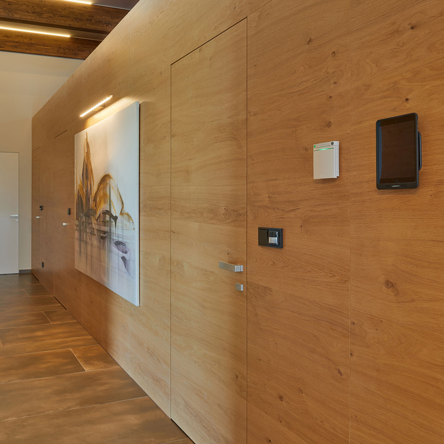 interierove-dvere-na-mieru-v-obklade_dubova-dyha-s-horizontalnym-cesanim-dreva