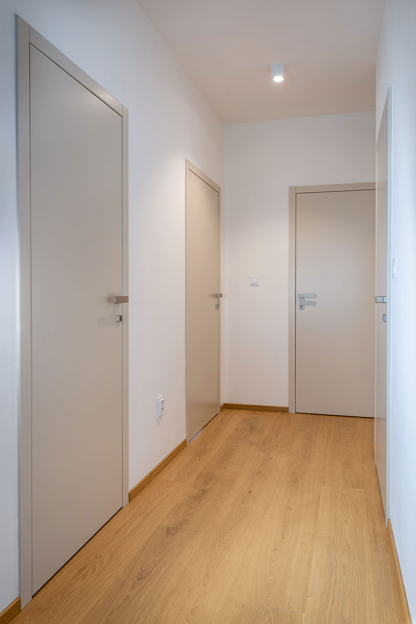 interierove-dvere-na-mieru_lak-champagne_matny