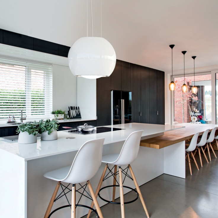 priestorovy digestor biely ako lampa