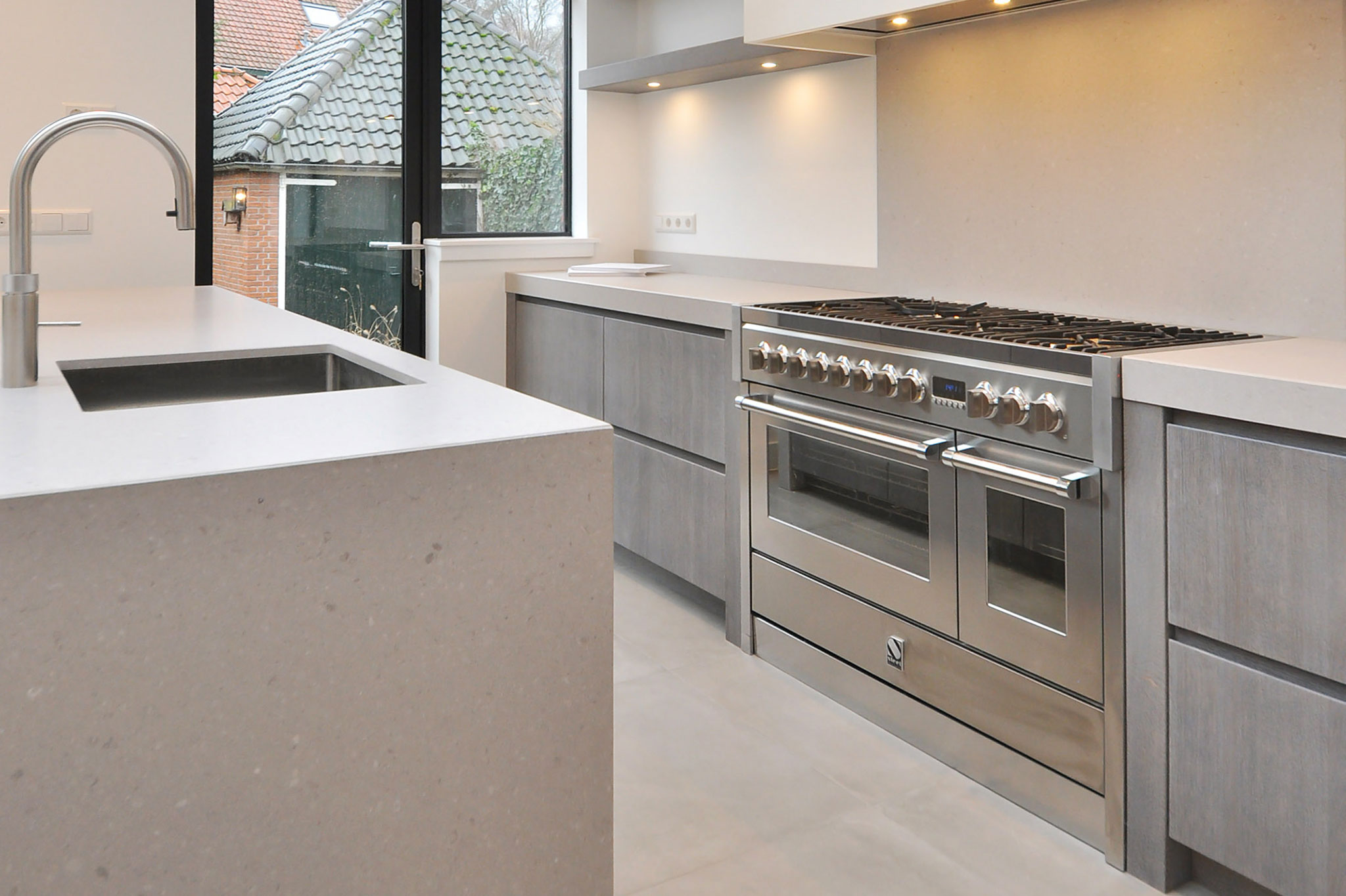 spotrebice_sporaky_02_genesi_nerezovy masivny sporak_americky sporak