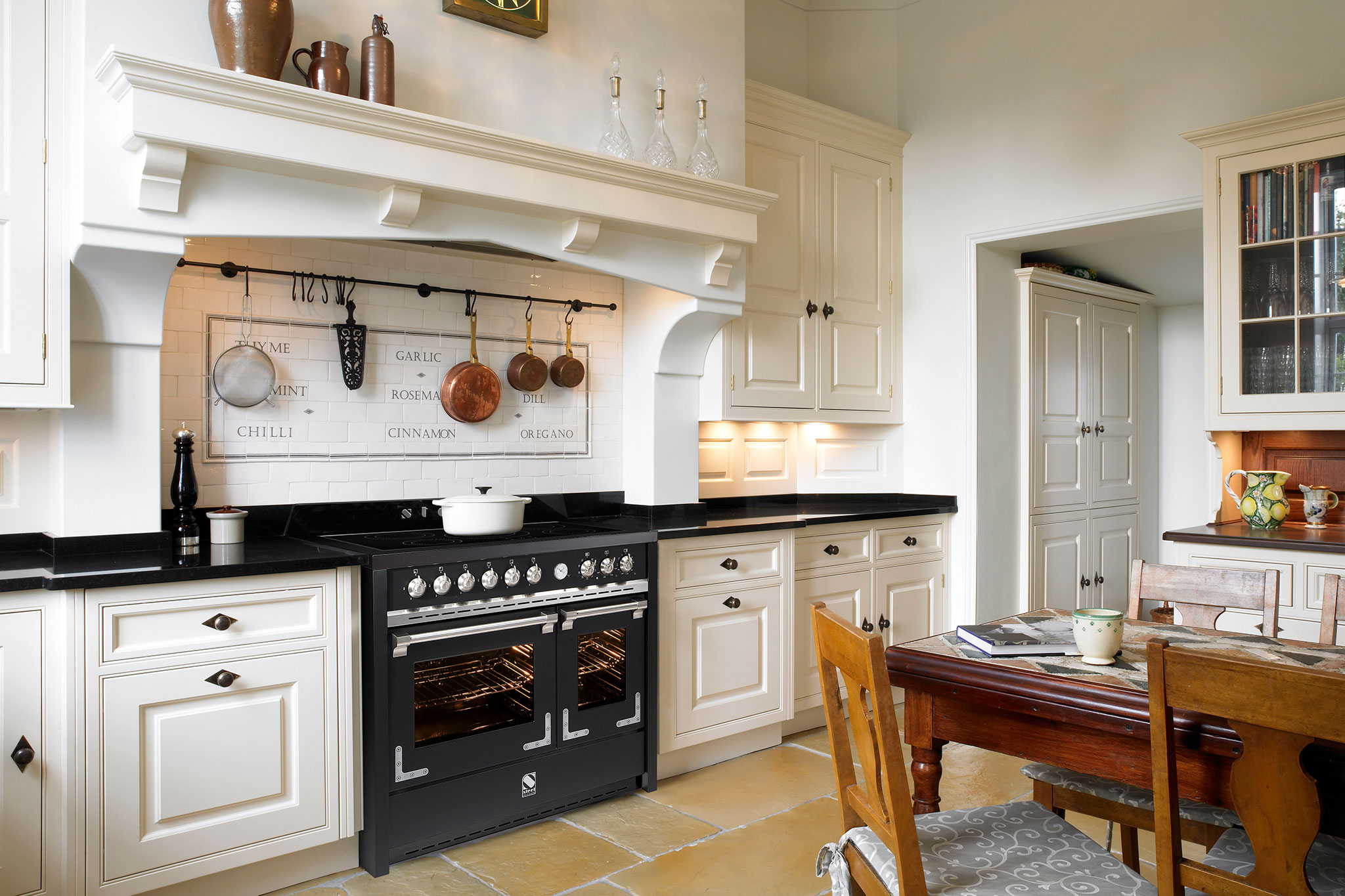 spotrebice_sporaky_03_oxford_rustikalny cierny sporak