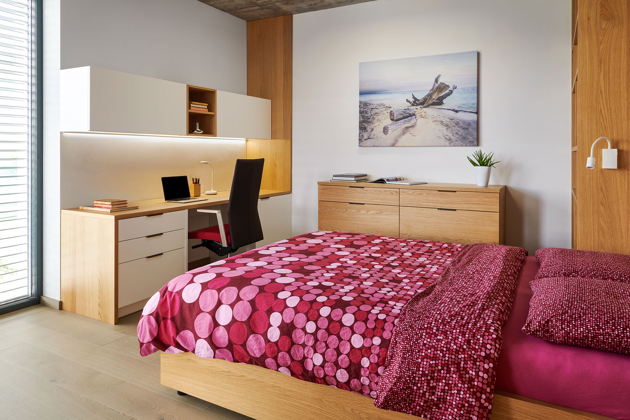 studentska-izba_na-mieru_hanak_drevo_dub_obkaldy-steny_studentska-izba-pre-dievca