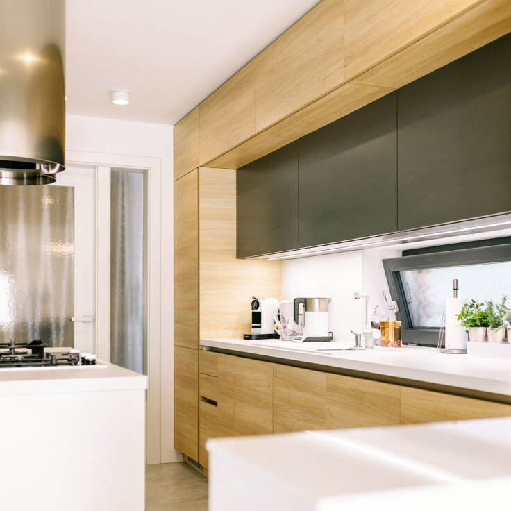 drevena-kuchyna-na-mieru_ostrovny-digestor.