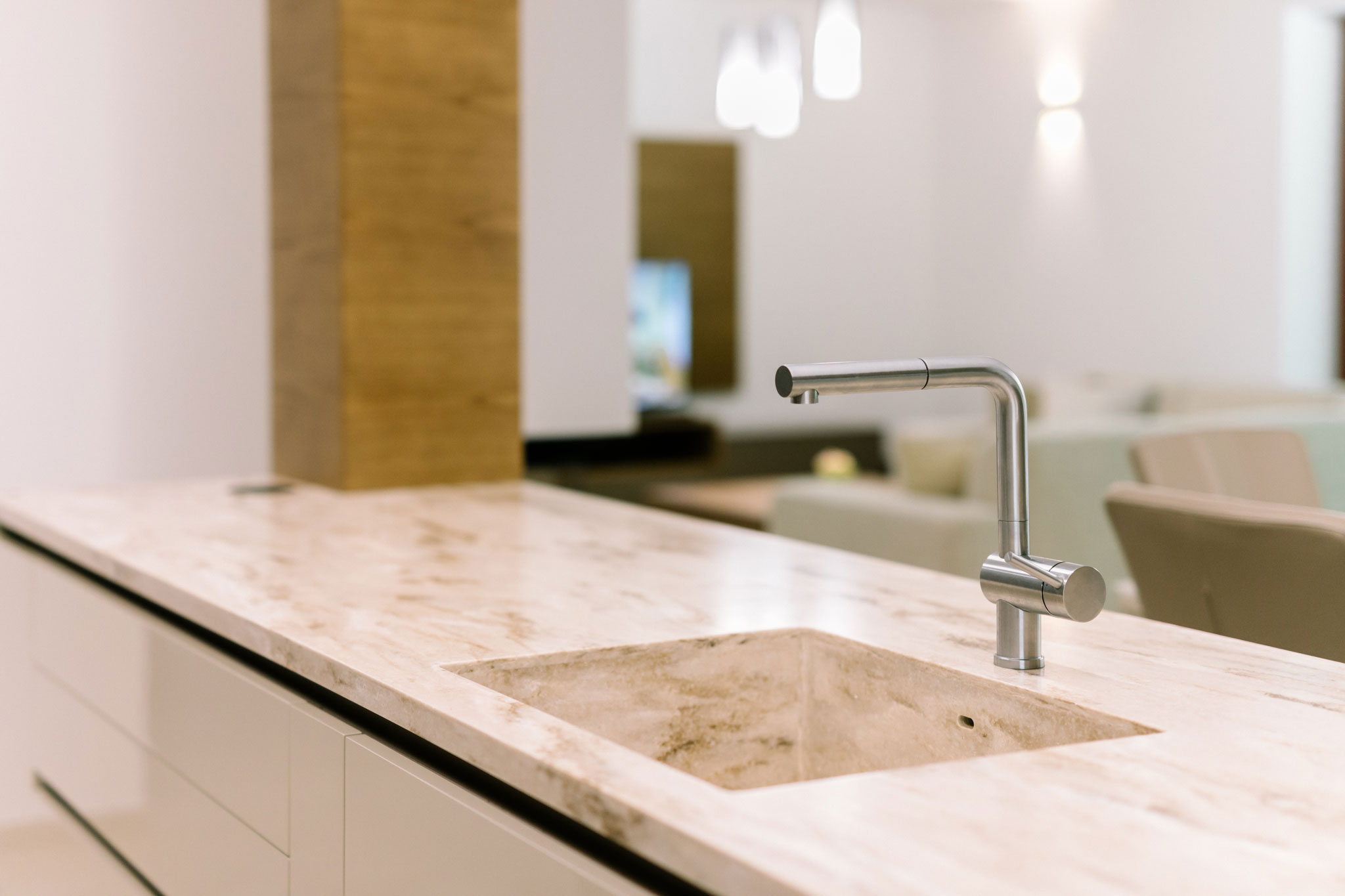 unikátna kamenná pracovná doska v kuchyni na mieru