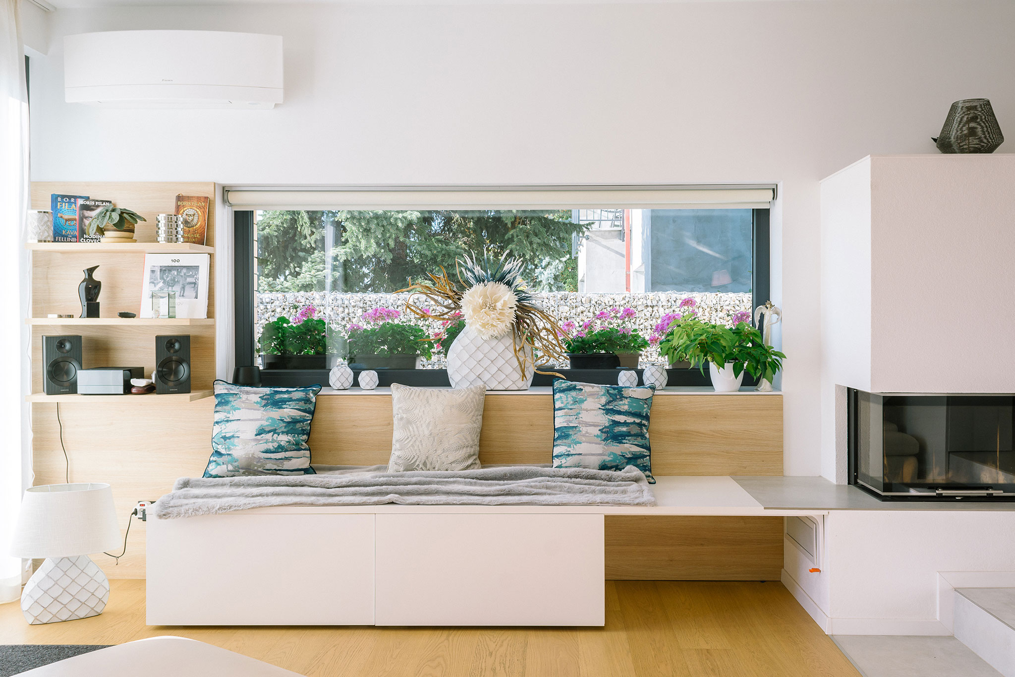 nabytok-do-obyvacky-na-mieru_odkladaci-priestor