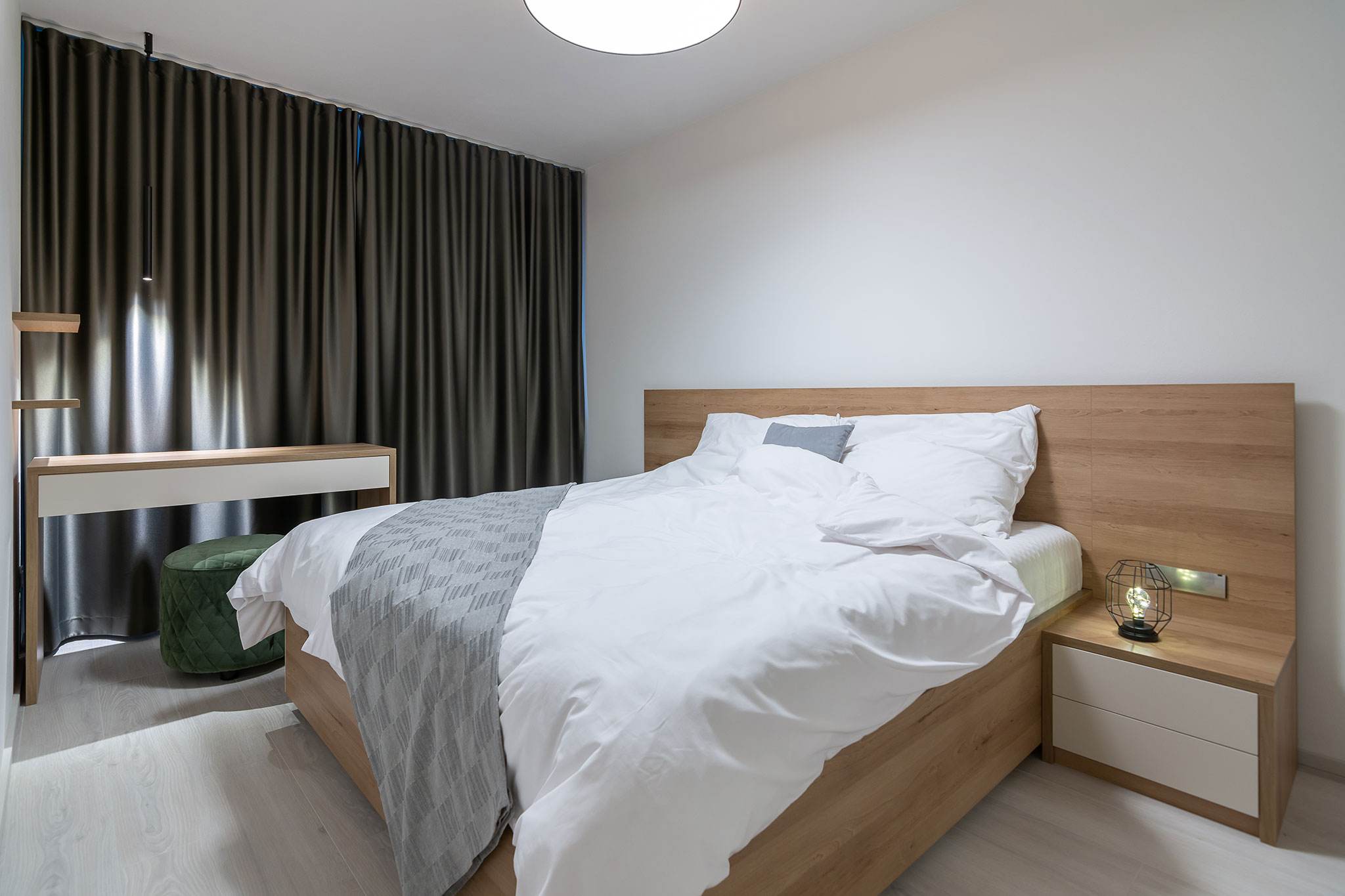 drevená postel na mieru