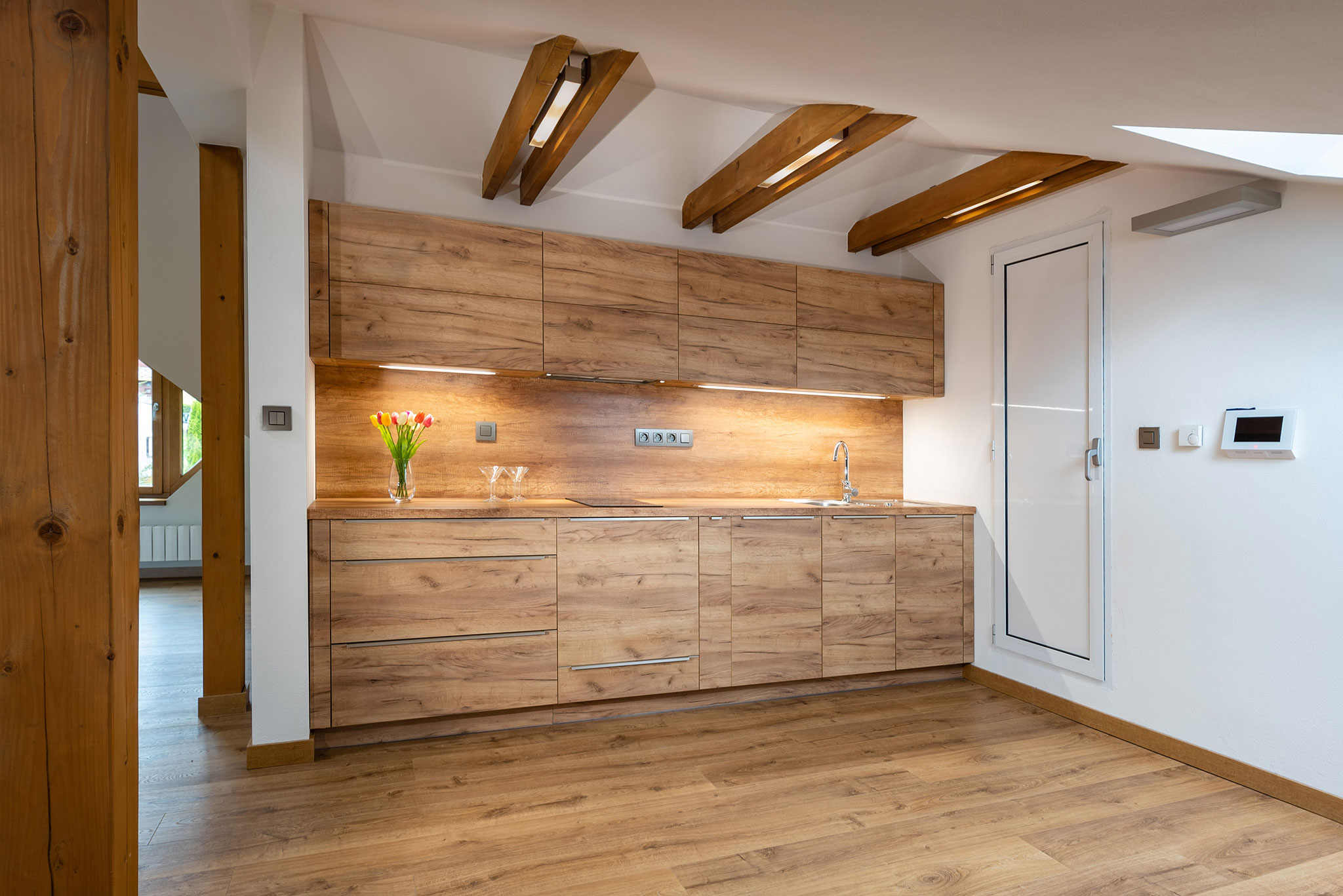 drevena-kuchyna-na-mieru do podkrovia