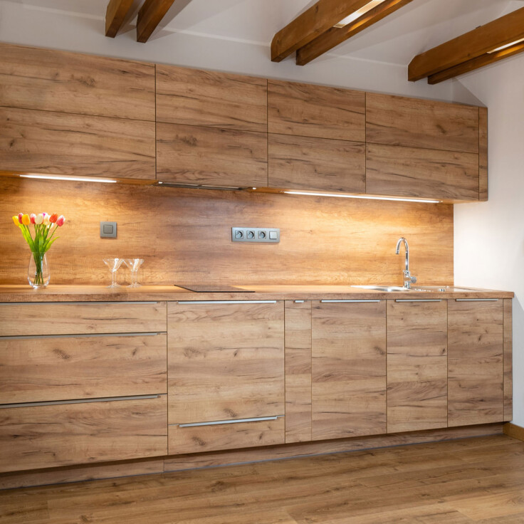 Drevená kuchyňa v podkroví