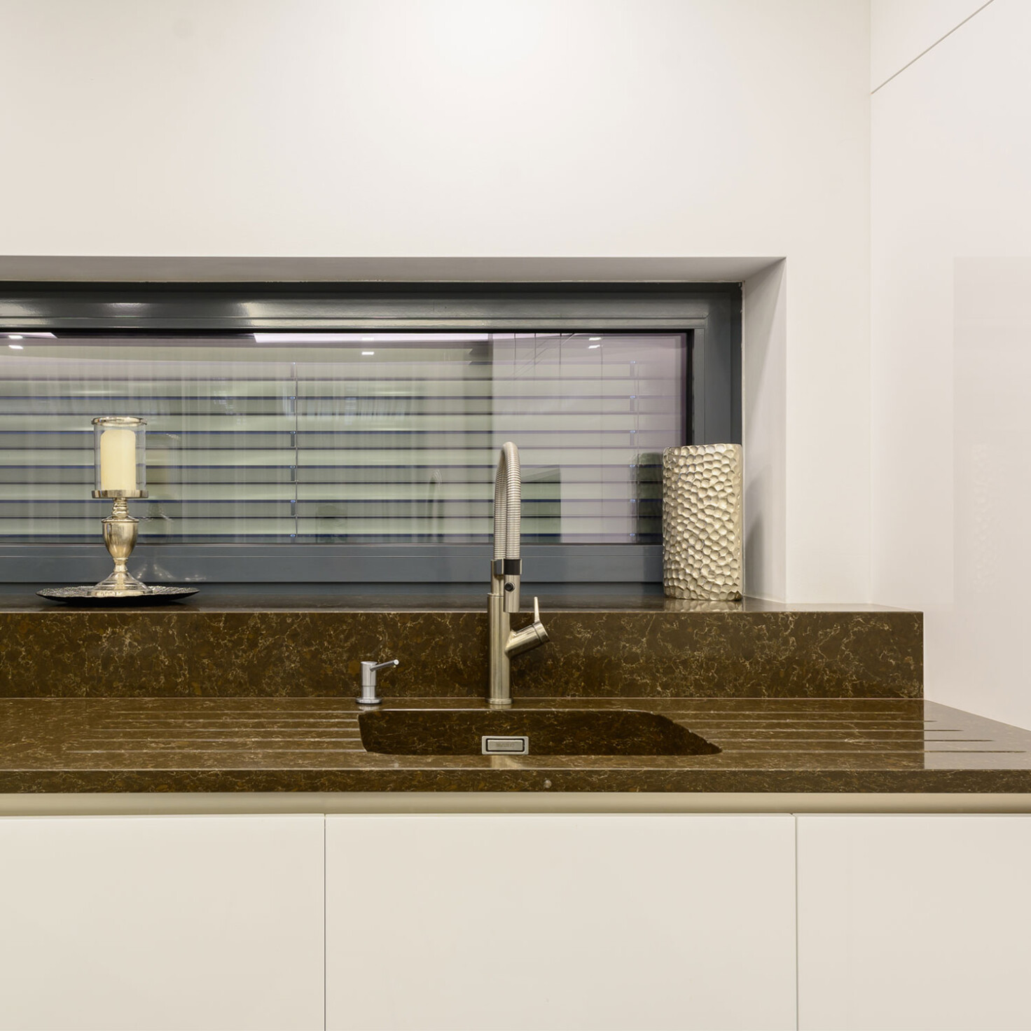 velka-nerezova-bateria_kamenny-drez