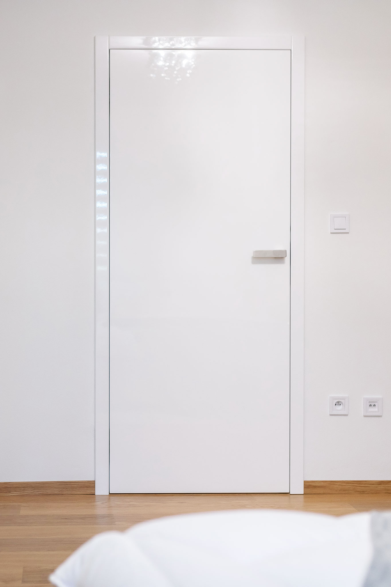 biele-lakovane-interierove-dvere-na-mieru