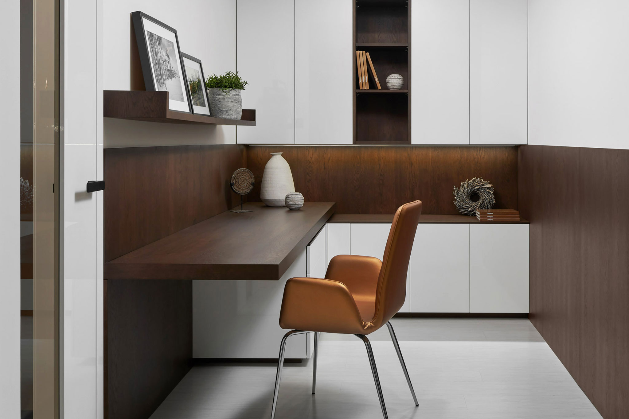 biely laka atmave drevo_domaca-pracovna_home-office