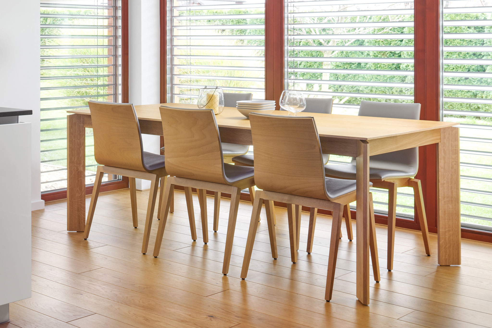 velky jedalensky stol pre 6 osob_drevene stolicky hanak