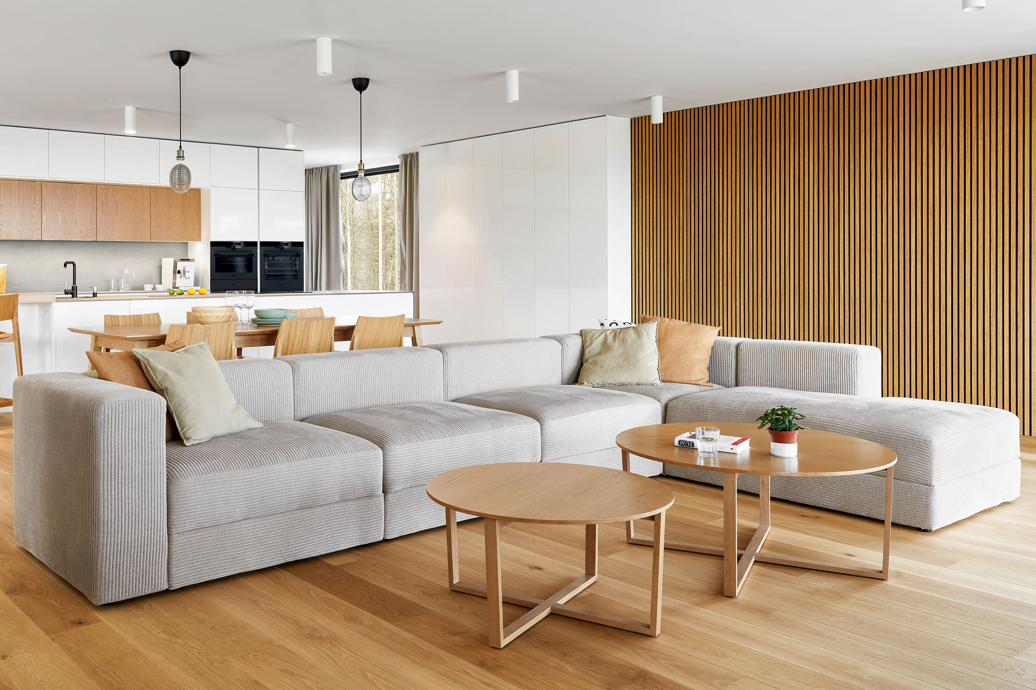 svetlo seda calunena sedacka na mieru znacka hanak_minimalisticky gauc