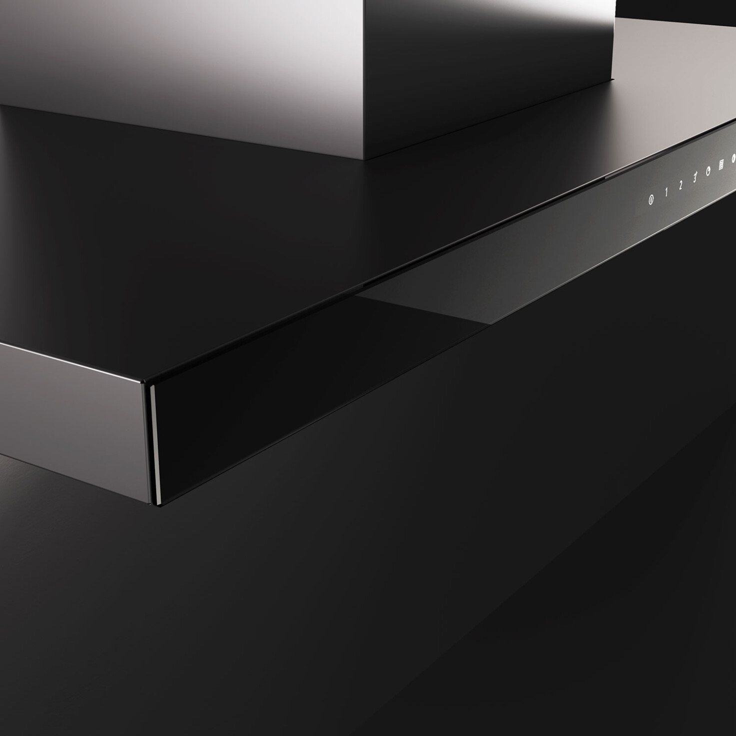 čierny sklenený panel na čiernom ostrovnom digestore Norma