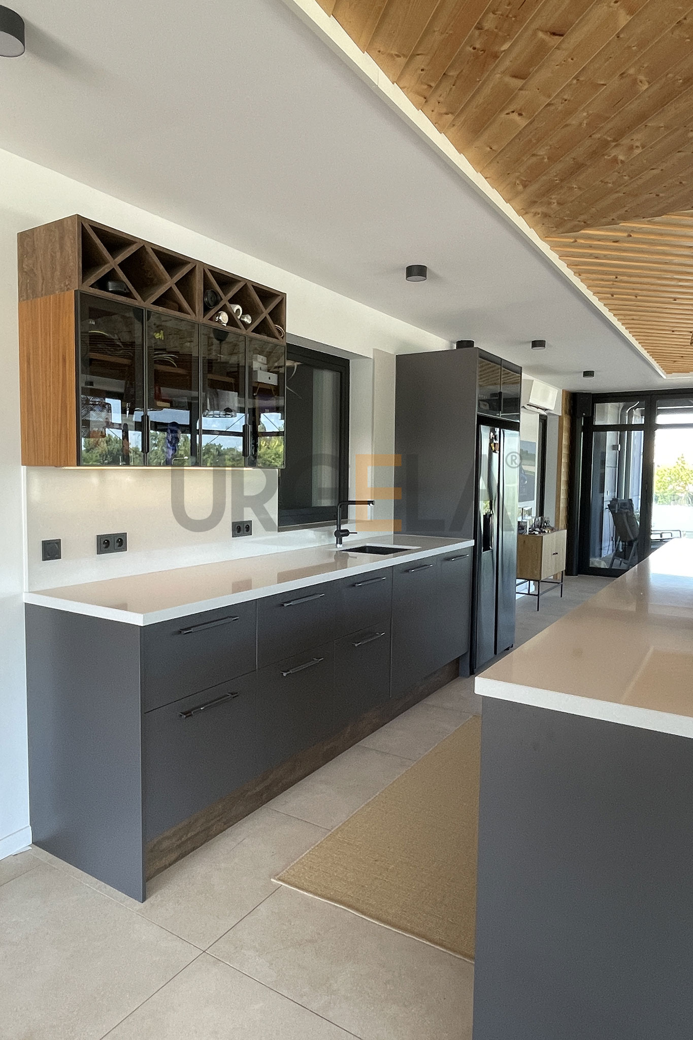 realizacia_outdoorova-kuchyna_exterierova-kuchyna-na-mieru_antracitovy-lak