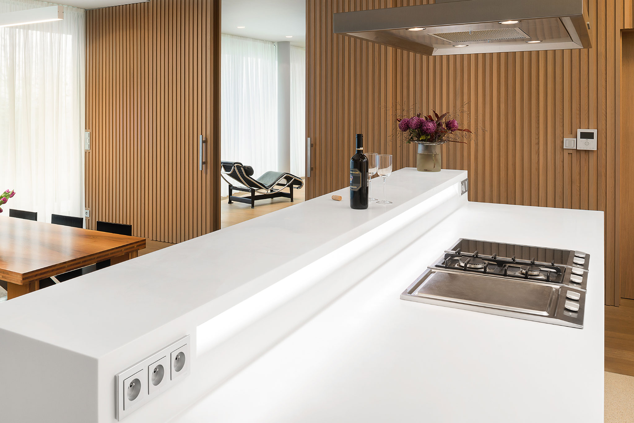 Náhľadový obrázok inšpirácie „Drevené obklady stien v súčasnom interiéri“