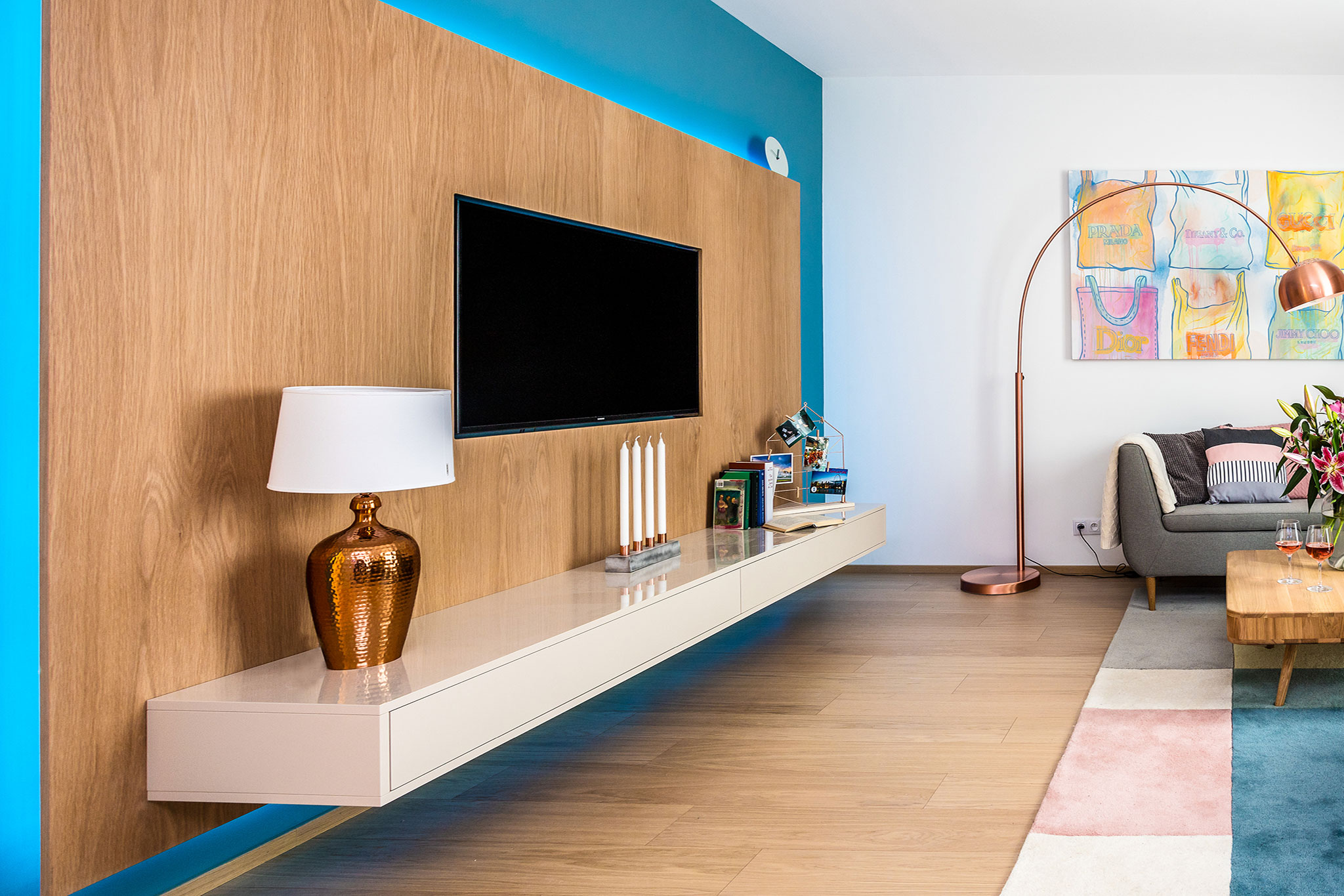 dreveny obklad v sucasnom interieri