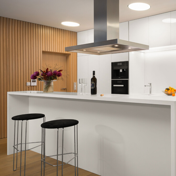 dreveny obklad v sucasnom interieri